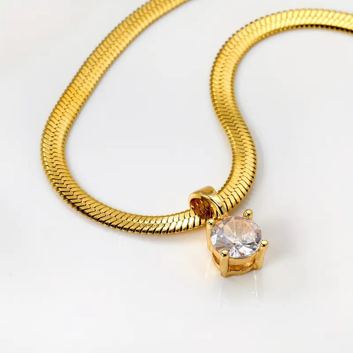 Giselle™ - Elegant Gold Rhinestone Pendant Necklace