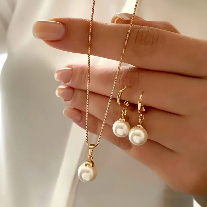 Golden Elegance™ - Pearl Jewelry Set in Gold