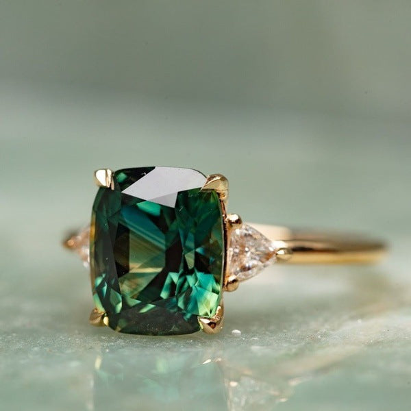 Emerald Elegance™ - Vintage Green Gemstone Ring in Gold
